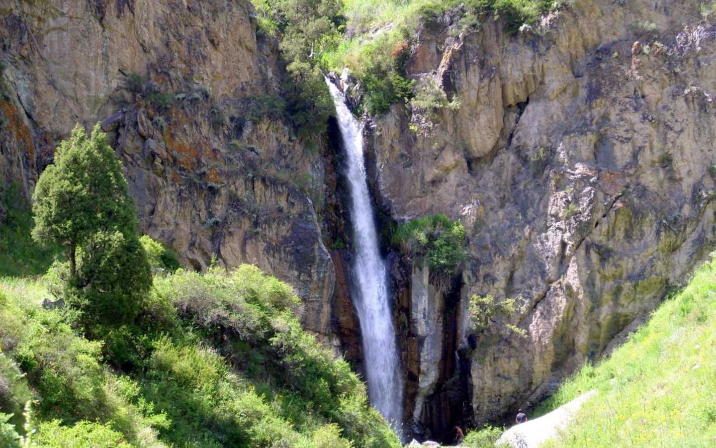 Экскурсия к водопаду в ущелье Кегеты